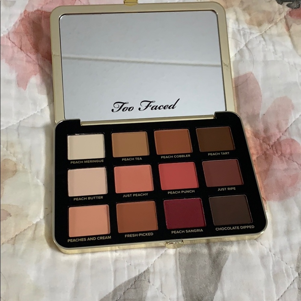 Too Faced Just Peachy pallet